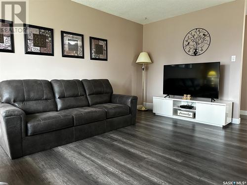 2072 96Th Street, North Battleford, SK - Indoor Photo Showing Living Room