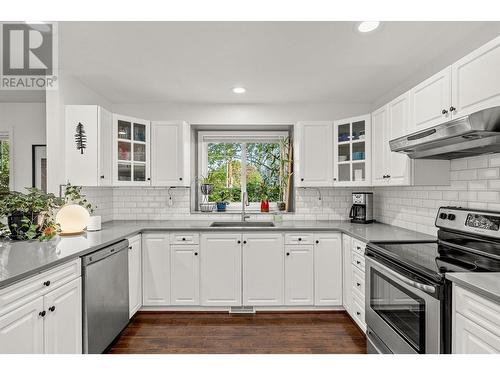 665 Cook Road Unit# 391, Kelowna, BC - Indoor Photo Showing Kitchen