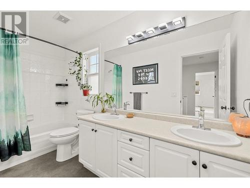 Upstairs Bathroom - 665 Cook Road Unit# 391, Kelowna, BC - Indoor Photo Showing Bathroom