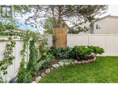 Beautiful new fencing - 665 Cook Road Unit# 391, Kelowna, BC - Outdoor