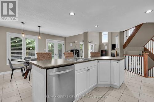 26 Farmhouse Road, London, ON - Indoor Photo Showing Kitchen