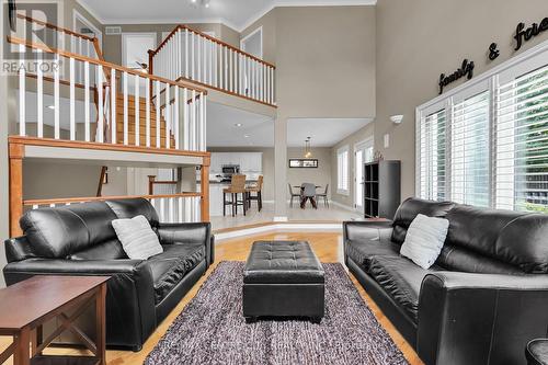 26 Farmhouse Road, London, ON - Indoor Photo Showing Living Room