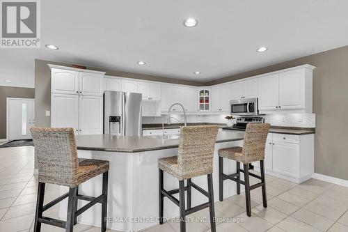 26 Farmhouse Road, London, ON - Indoor Photo Showing Kitchen With Stainless Steel Kitchen