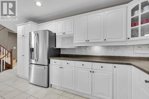 26 Farmhouse Road, London, ON - Indoor Photo Showing Kitchen