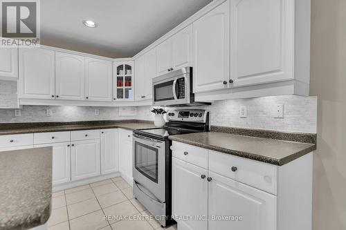 26 Farmhouse Road, London, ON - Indoor Photo Showing Kitchen