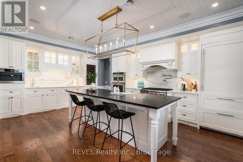 30 Dalhousie Avenue, St. Catharines (438 - Port Dalhousie), ON - Indoor Photo Showing Kitchen With Upgraded Kitchen