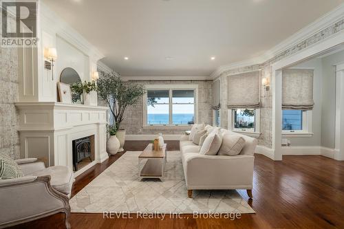 30 Dalhousie Avenue, St. Catharines (438 - Port Dalhousie), ON - Indoor Photo Showing Living Room With Fireplace