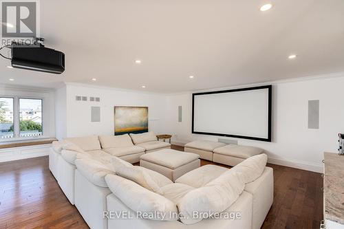 30 Dalhousie Avenue, St. Catharines (438 - Port Dalhousie), ON - Indoor Photo Showing Living Room