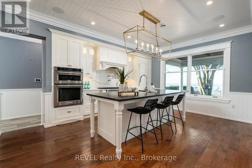 30 Dalhousie Avenue, St. Catharines (438 - Port Dalhousie), ON - Indoor Photo Showing Kitchen With Upgraded Kitchen