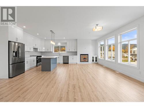 2220 Heitman Street, Enderby, BC - Indoor Photo Showing Kitchen With Upgraded Kitchen