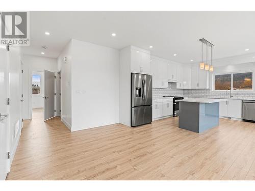 2220 Heitman Street, Enderby, BC - Indoor Photo Showing Kitchen With Upgraded Kitchen