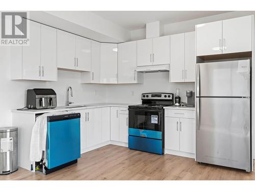 2220 Heitman Street, Enderby, BC - Indoor Photo Showing Kitchen