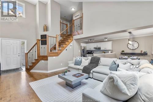 4237 Pearleaf Court, Windsor, ON - Indoor Photo Showing Living Room