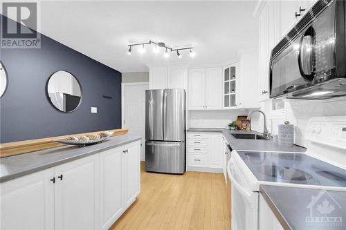 155 Dunlop Crescent, Russell, ON - Indoor Photo Showing Kitchen