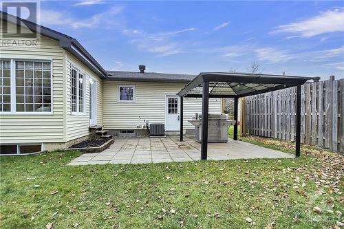 155 Dunlop Crescent, Russell, ON - Outdoor