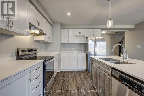 3318 Strawberry Walk, London, ON - Indoor Photo Showing Kitchen With Double Sink With Upgraded Kitchen