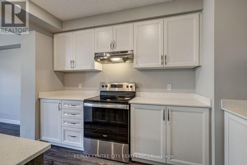 3318 Strawberry Walk, London, ON - Indoor Photo Showing Kitchen