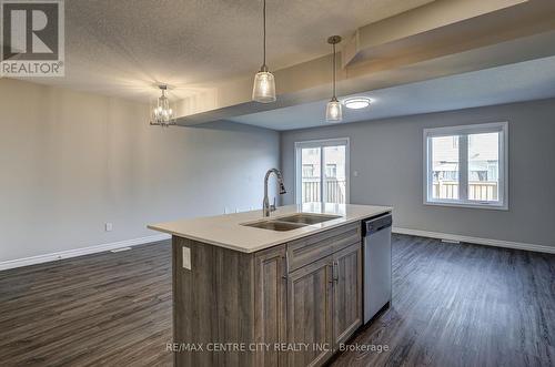 3318 Strawberry Walk, London, ON - Indoor Photo Showing Kitchen With Double Sink