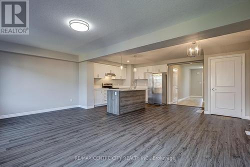 3318 Strawberry Walk, London, ON - Indoor Photo Showing Kitchen