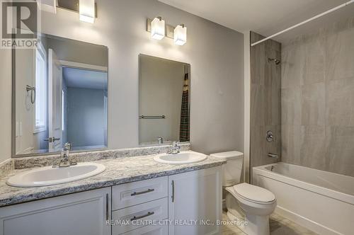 3318 Strawberry Walk, London, ON - Indoor Photo Showing Bathroom