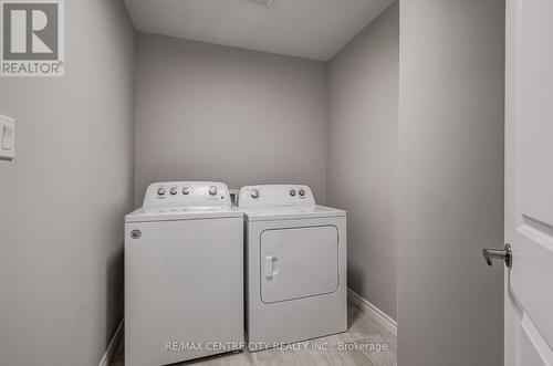 3318 Strawberry Walk, London, ON - Indoor Photo Showing Laundry Room