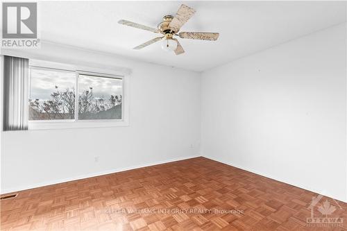 1493 Ballard Court, Cyrville - Carson Grove - Pineview (2204 - Pineview), ON - Indoor Photo Showing Bedroom