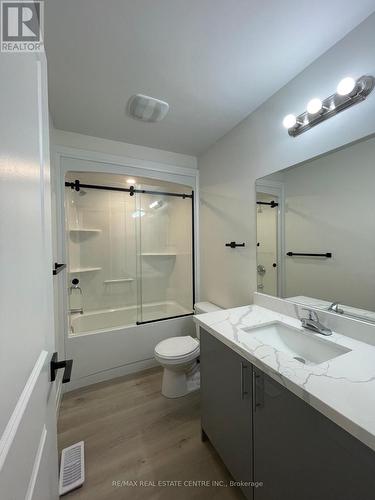 63 Warren Trail, Welland, ON - Indoor Photo Showing Bathroom