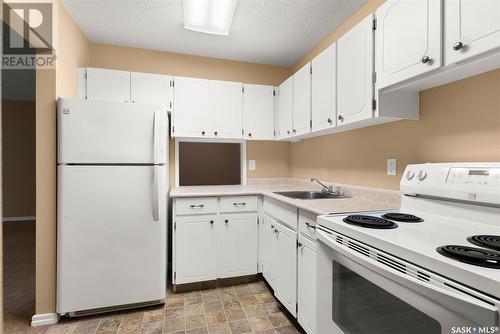 18B Nollet Avenue, Regina, SK - Indoor Photo Showing Kitchen