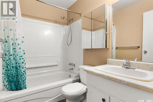 18B Nollet Avenue, Regina, SK - Indoor Photo Showing Bathroom