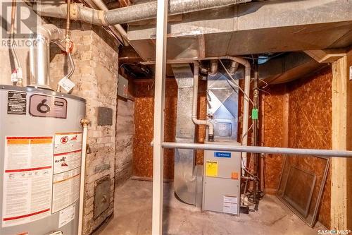 121 Lillooet Street E, Moose Jaw, SK - Indoor Photo Showing Basement