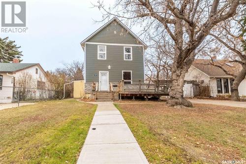 121 Lillooet Street E, Moose Jaw, SK - Outdoor