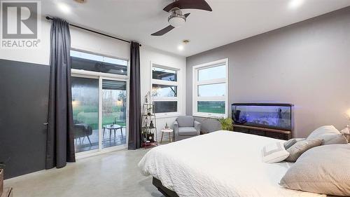 8539 Vance Drive, Lambton Shores, ON - Indoor Photo Showing Bedroom