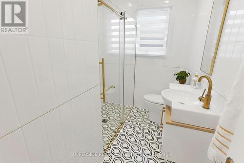 215 Ridley Boulevard, Toronto, ON - Indoor Photo Showing Bathroom