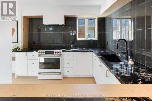 215 Ridley Boulevard, Toronto, ON - Indoor Photo Showing Kitchen