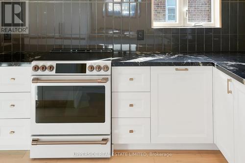 215 Ridley Boulevard, Toronto, ON - Indoor Photo Showing Kitchen