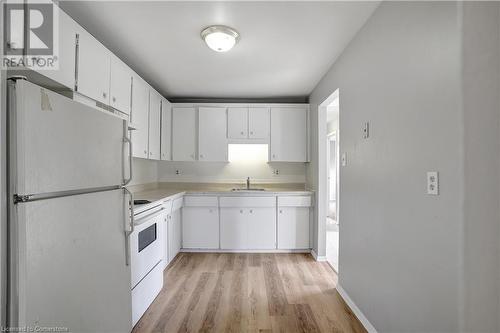 76 Brybeck Crescent Unit# 104, Kitchener, ON - Indoor Photo Showing Kitchen