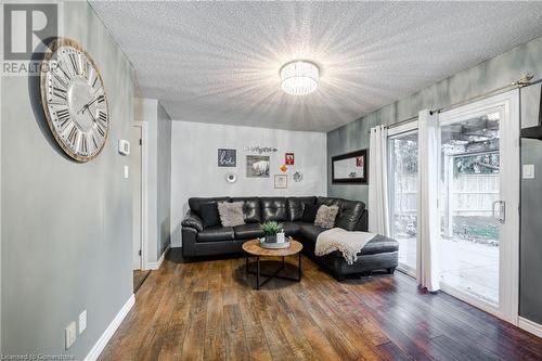 39 Blandford Street Unit# 1, Woodstock, ON - Indoor Photo Showing Living Room