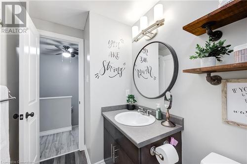 39 Blandford Street Unit# 1, Woodstock, ON - Indoor Photo Showing Bathroom