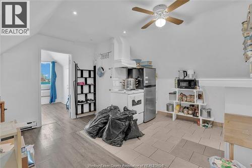 561 Riverside Drive East, Windsor, ON - Indoor Photo Showing Kitchen