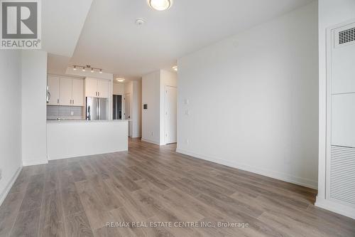 608 - 345 Wheat Boom Drive, Oakville, ON - Indoor Photo Showing Kitchen