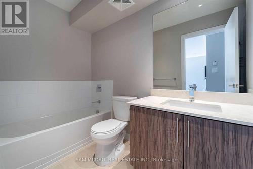 4 - 4030 Parkside Village Drive, Mississauga, ON - Indoor Photo Showing Bathroom