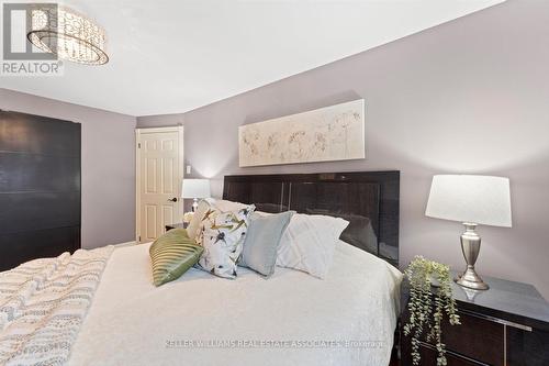 1639 Glen Rutley Circle, Mississauga, ON - Indoor Photo Showing Bedroom