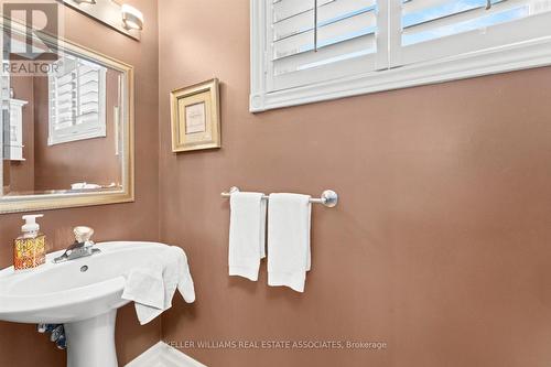 1639 Glen Rutley Circle, Mississauga, ON - Indoor Photo Showing Bathroom