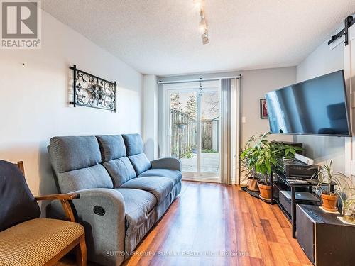 20 - 2 Sir Lou Drive, Brampton, ON - Indoor Photo Showing Living Room