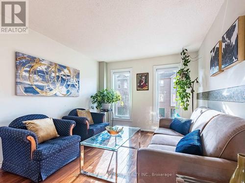 20 - 2 Sir Lou Drive, Brampton, ON - Indoor Photo Showing Living Room