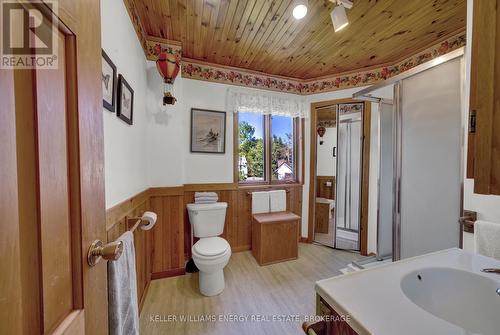 50 Centre Street, Prince Edward County (Picton), ON - Indoor Photo Showing Bathroom