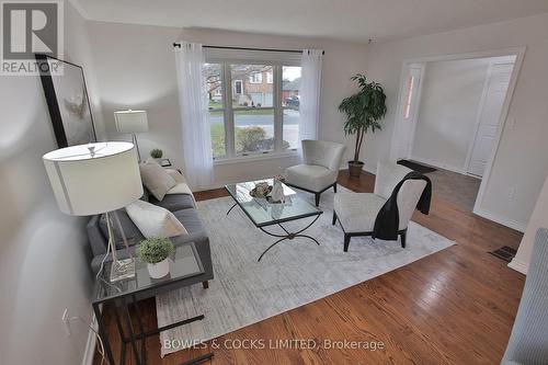 1830 Stratton Avenue, Peterborough (Otonabee), ON - Indoor Photo Showing Living Room