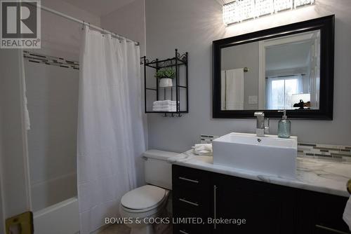 1830 Stratton Avenue, Peterborough (Otonabee), ON - Indoor Photo Showing Bathroom