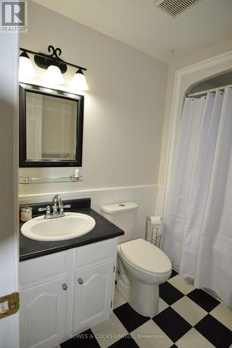 1830 Stratton Avenue, Peterborough (Otonabee), ON - Indoor Photo Showing Bathroom