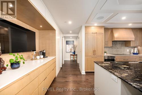 102 - 10 Dalhousie Avenue, St. Catharines, ON - Indoor Photo Showing Kitchen